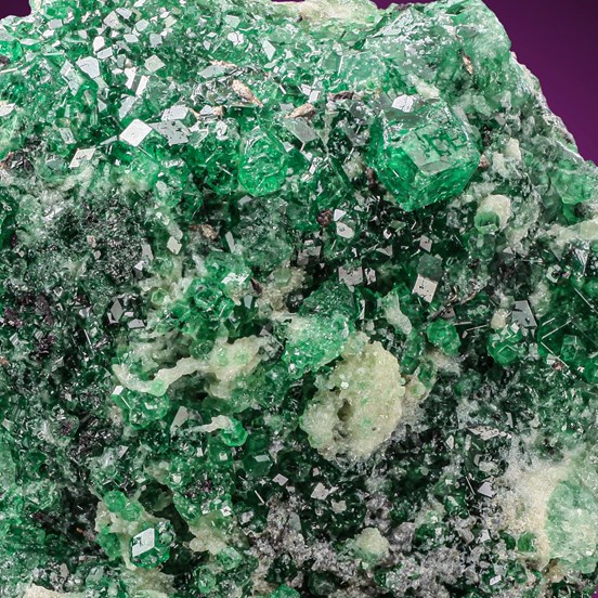 Uvarovite-Black Lake Mine | Thetford Mines | Les Appalaches | Québec | Canada